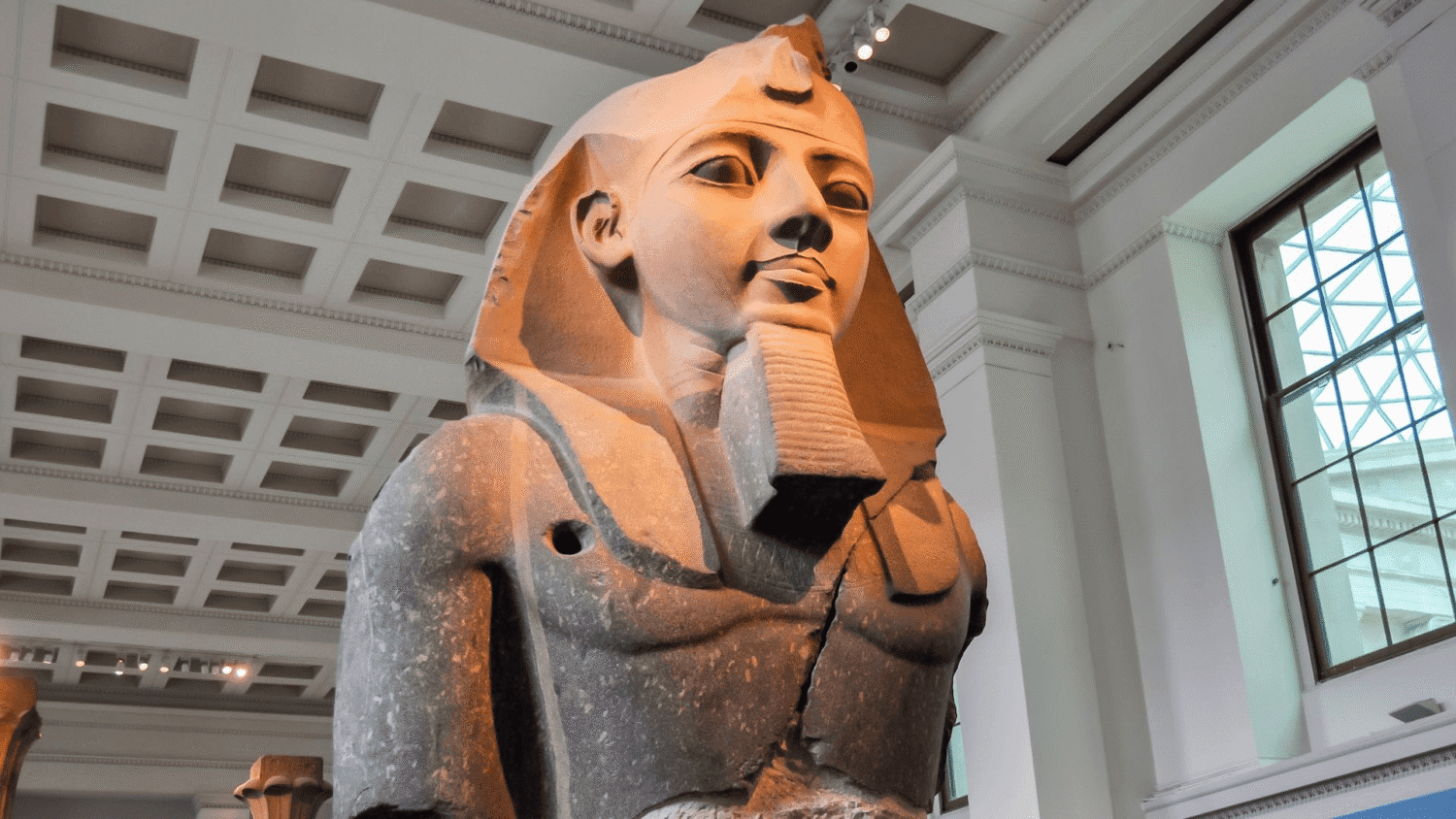 Tượng Ramesses II: Biểu Tượng Của Quyền Lực Tuyệt Đối