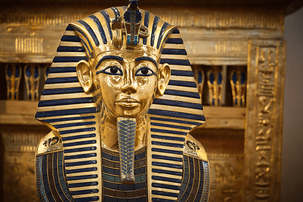 Tượng Vua Tutankhamun: Gương Mặt Của Lăng Mộ Vàng