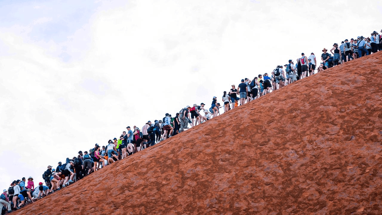 5 Bí ẩn về Núi Đỏ Australia